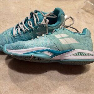 Babolat Court shoes - EUC - almost new